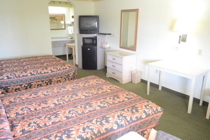 Room 33 of 44