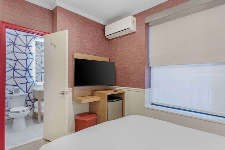 Room 15 of 84