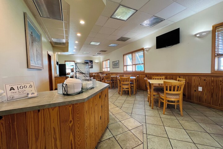 Mariner Inn and Suites