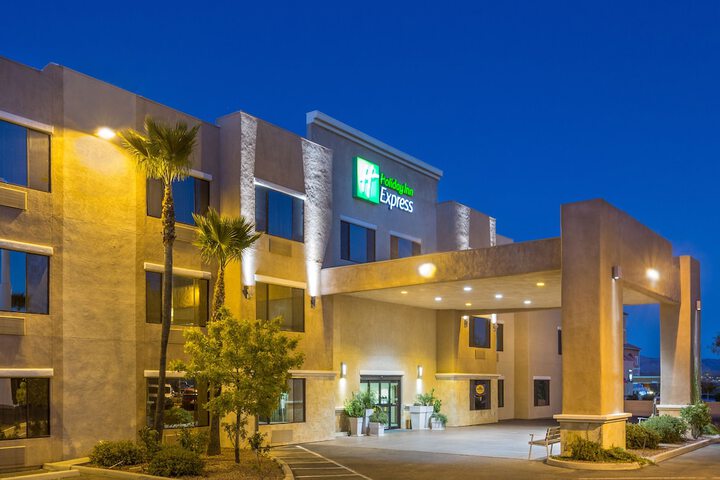 Hotel 4 of 40