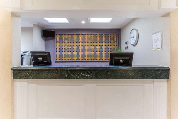La Quinta Inn & Suites by Wyndham Chicago Gurnee