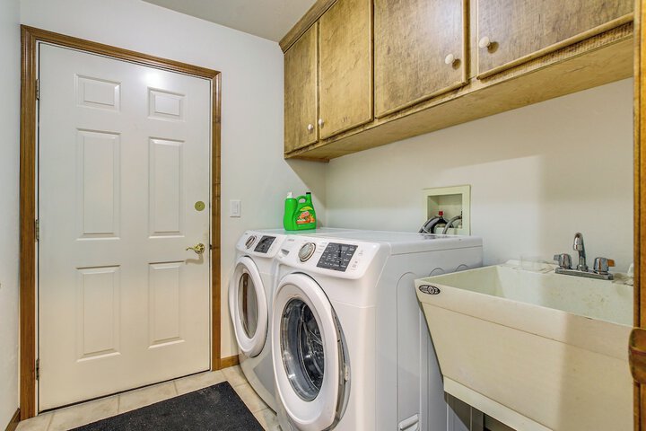 Door County Townhome: Pool Access 1 Mi to Beach!