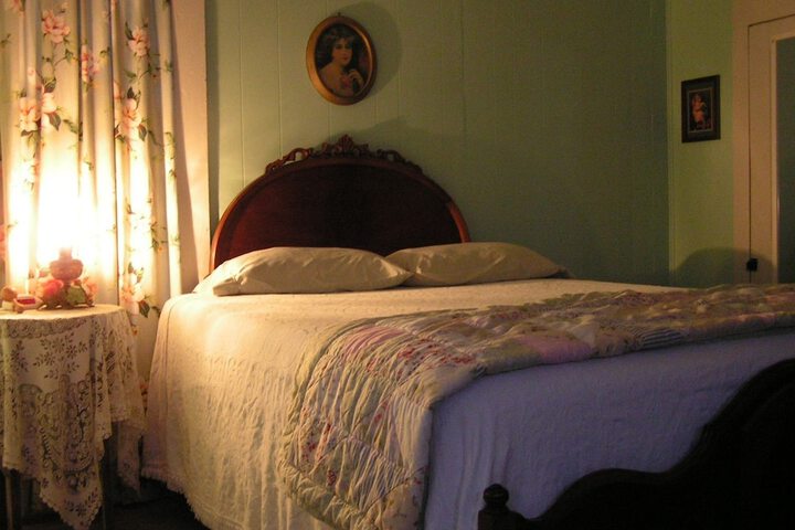 Room 73 of 108