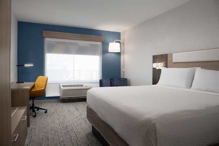 Room 32 of 50