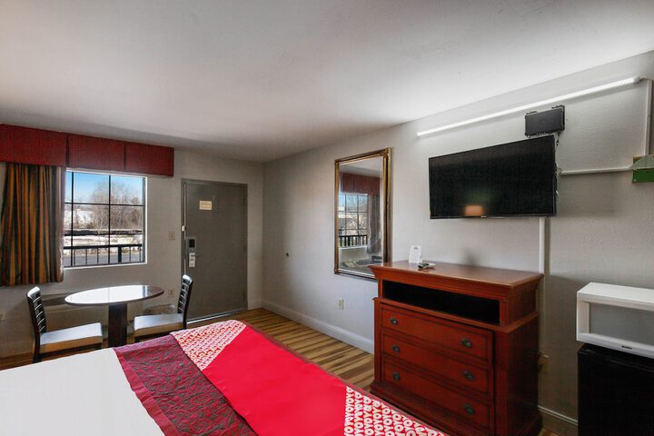 Room 16 of 33