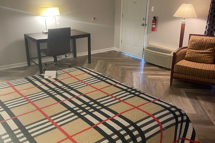Room 48 of 62