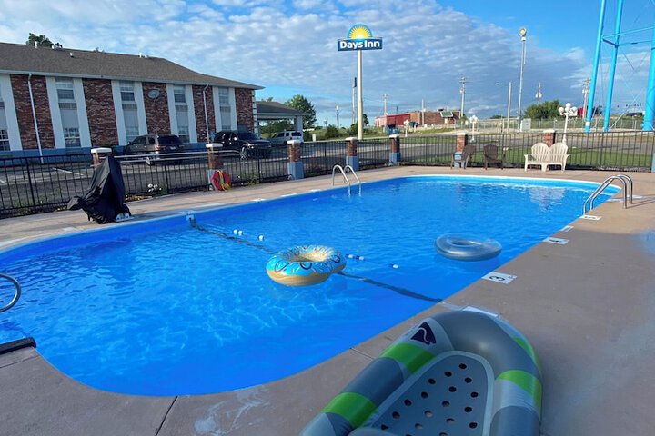 Pool 5 of 34