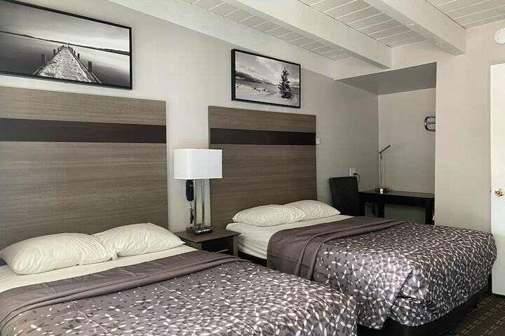 Room 72 of 76