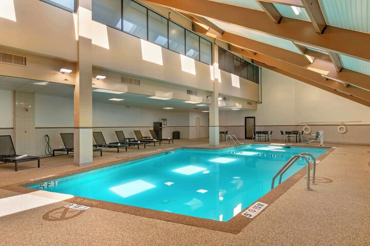 Best Western Plus Kansas City Sports Complex Hotel