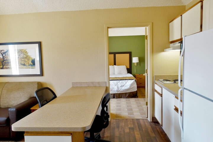 Room 16 of 32