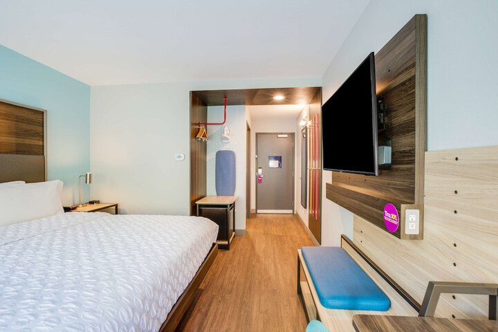 Tru by Hilton Saint Joseph
