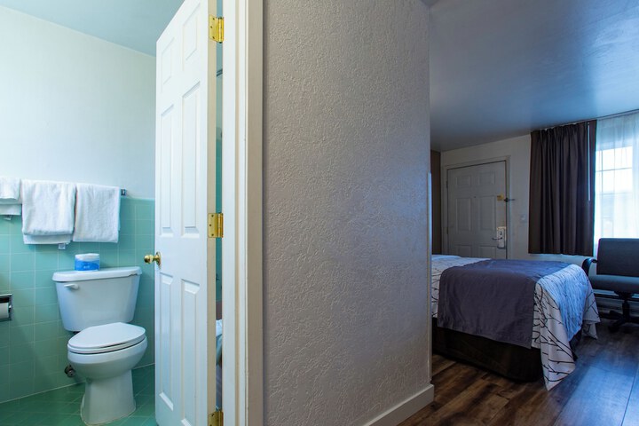 Room 19 of 47