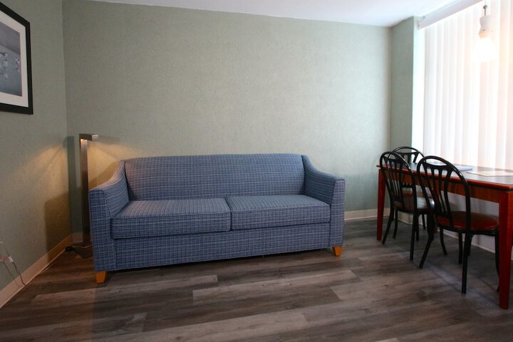 Room 13 of 43