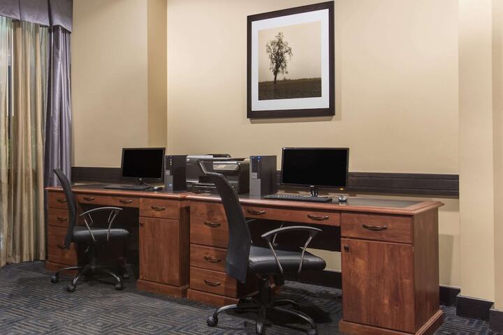Business Center 19 of 19