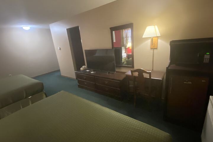 Room 50 of 61