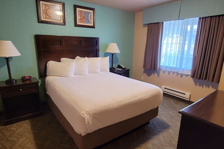 Best Western Plus Bayshore Inn