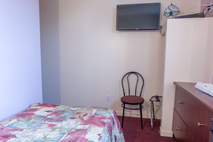Room 10 of 33