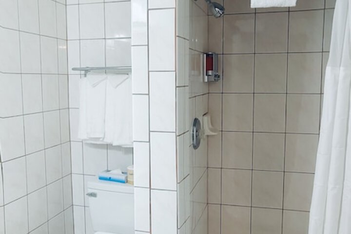 Room 12 of 40