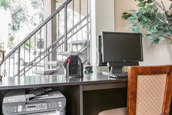 Business Center 26 of 26