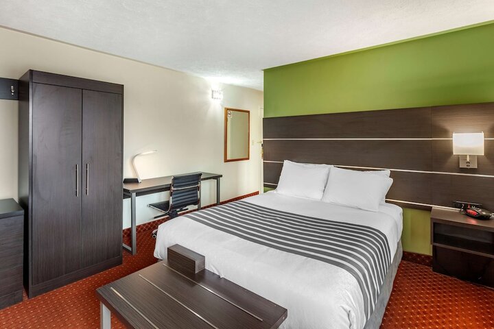 Room 35 of 51