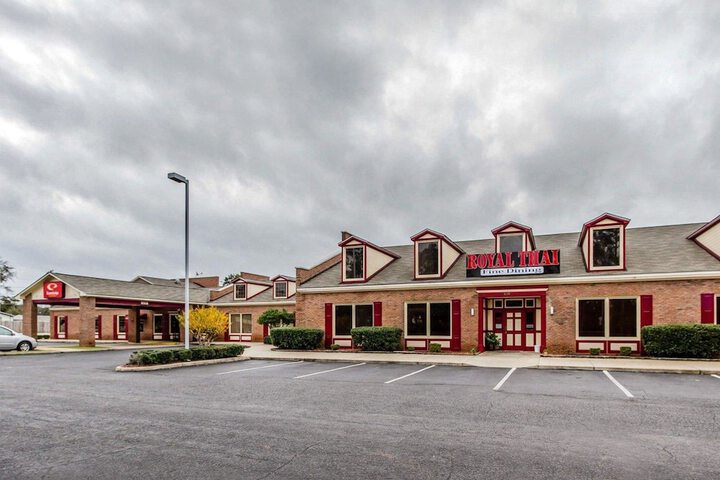 Econo Lodge Inn & Suites Enterprise