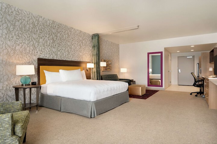 Room 32 of 39