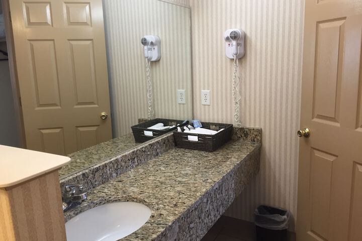 Room 26 of 38