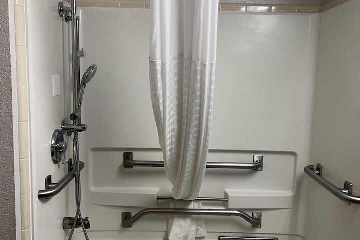 Room 8 of 30
