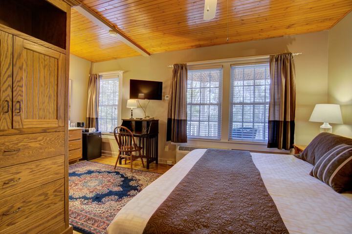 Room 25 of 156