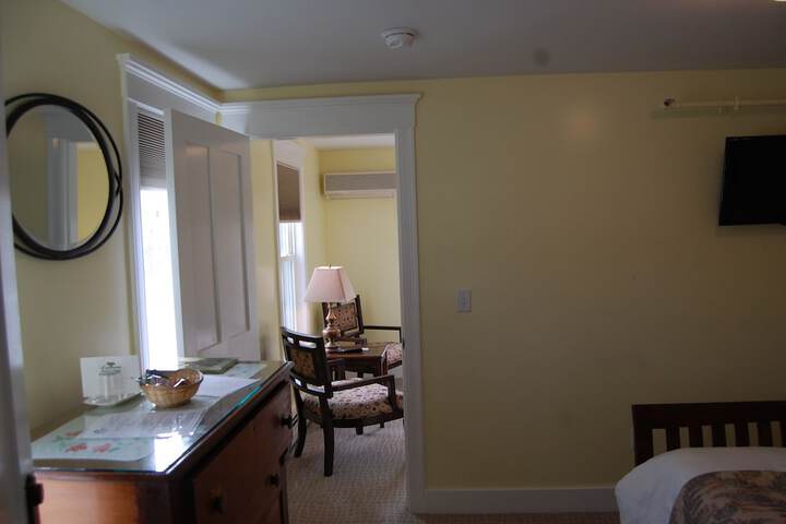 Room 100 of 129