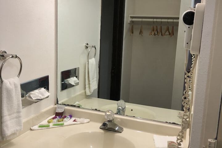 Room 13 of 17
