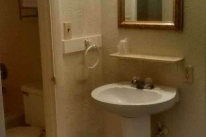 Room 8 of 21
