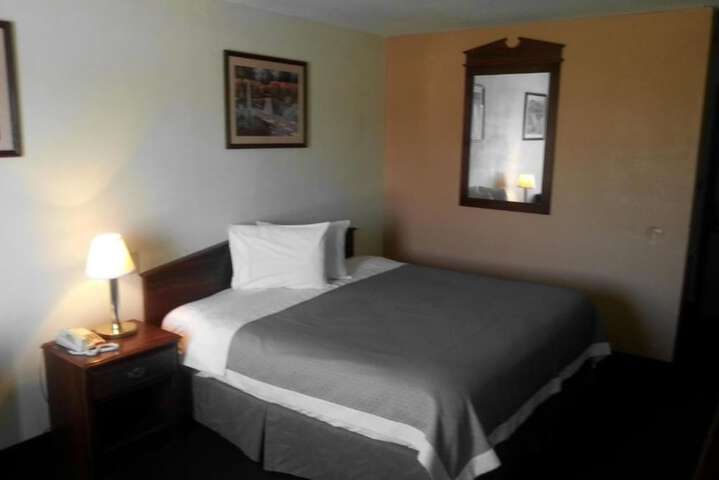 Room 13 of 16