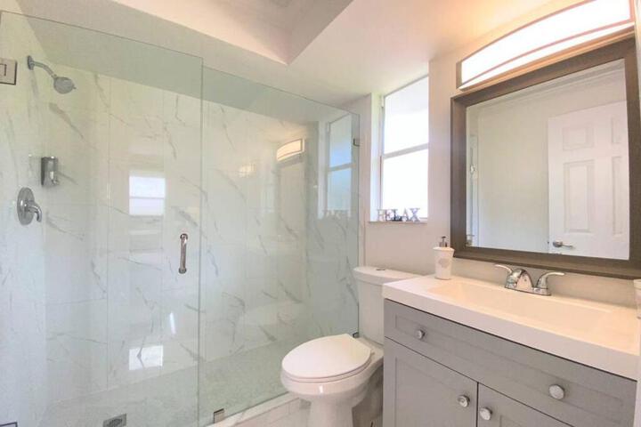 Cheerfull 4 / bed/ 3 Bath / pool / best Location