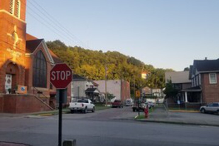 Hatfield McCoy House Inn