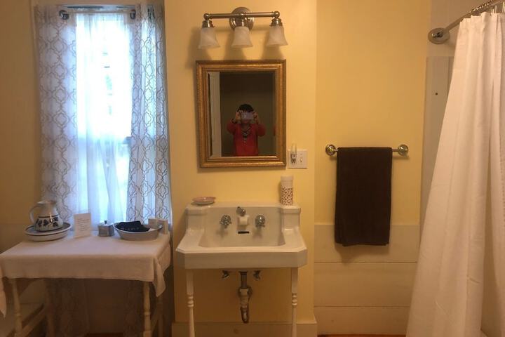 Room 17 of 52