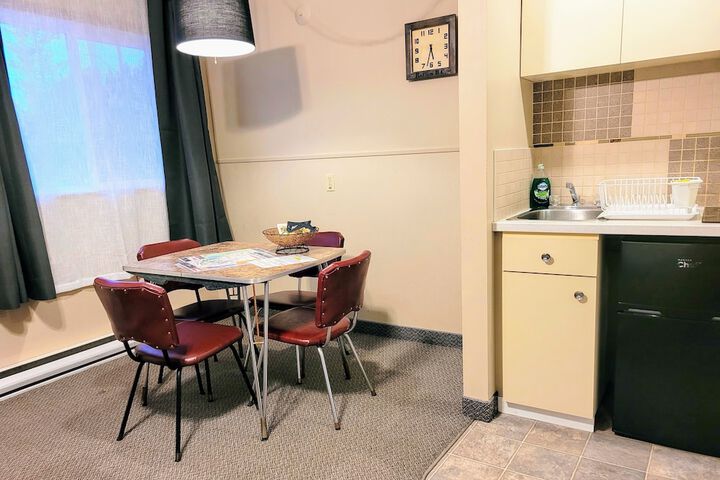 Room 53 of 83