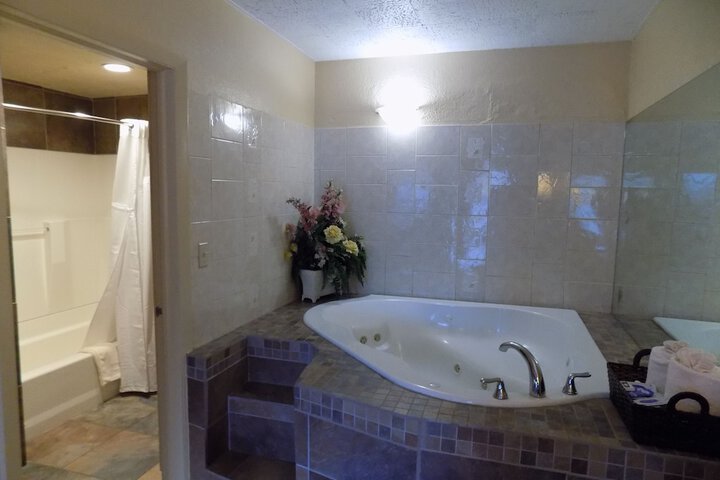 Hot Tub 20 of 21