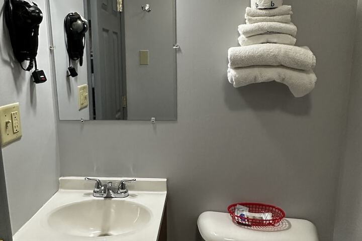 Room 8 of 13