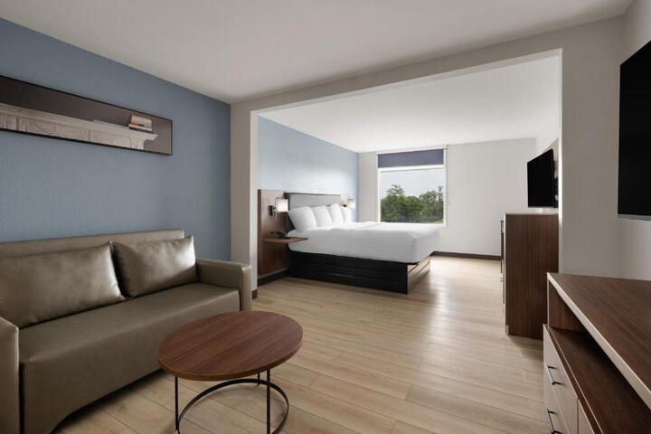 Wingate by Wyndham Dublin Near Claytor Lake State Park