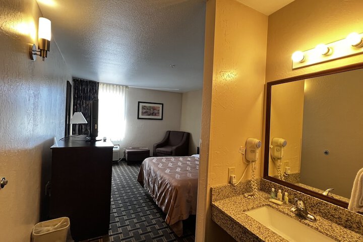 Room 36 of 41