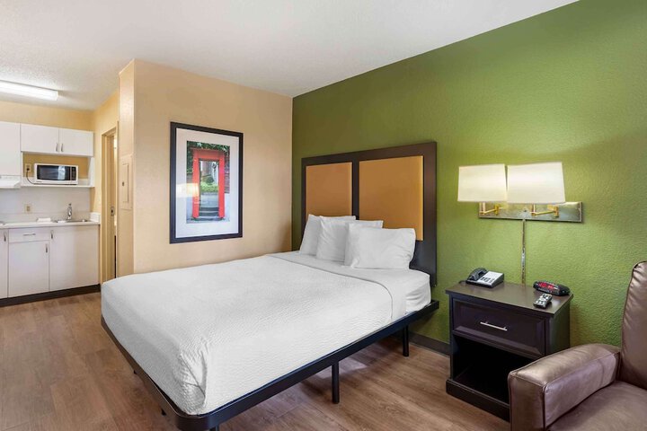 Room 12 of 22