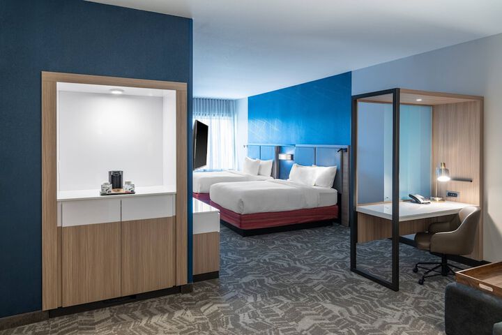 Room 17 of 36