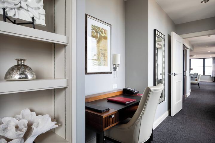 Room 48 of 102