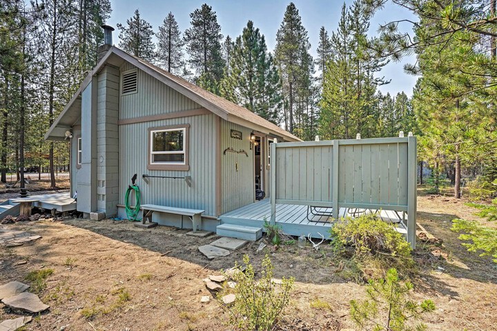 High Lakes Hideaway: La Pine Fishing Cabin!