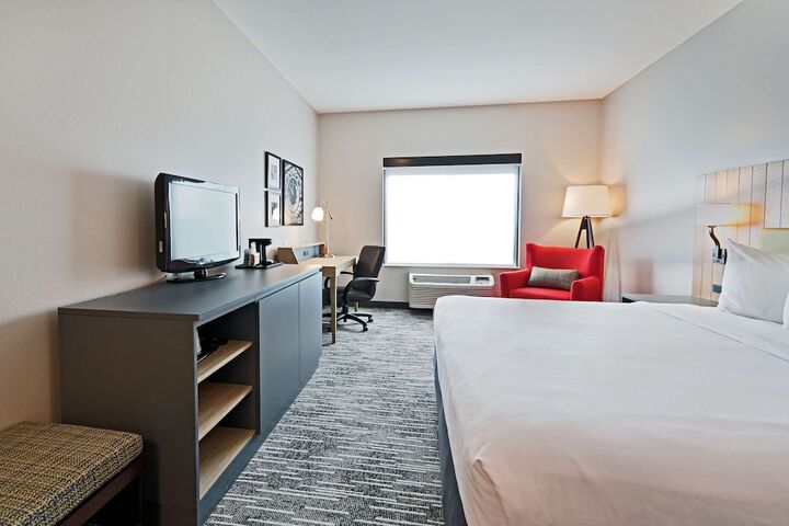 Country Inn & Suites by Radisson Bloomington-Normal Airport, IL