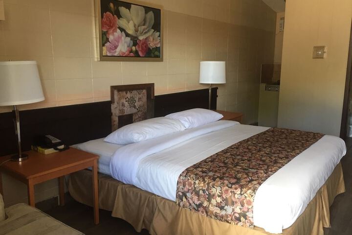 Room 22 of 38