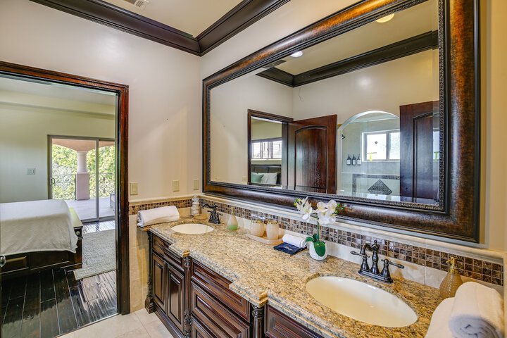 Spacious Fullerton Villa w / Private Pool & Hot Tub