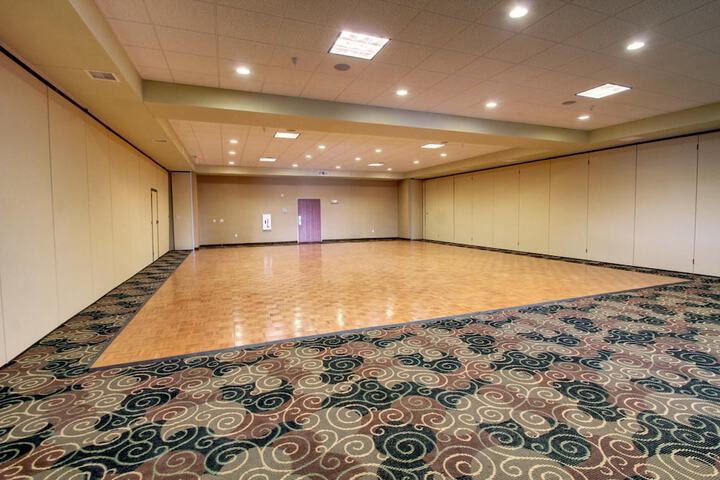 Ballroom/Hall 40 of 47