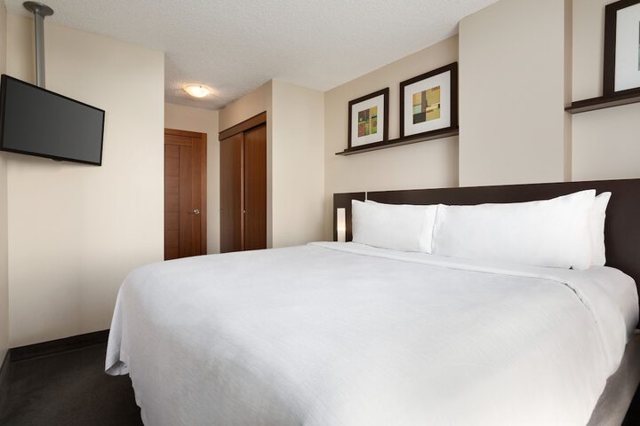 Room 18 of 48